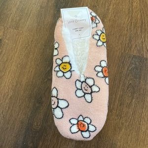 NWT Vera Bradley size 9-10 fuzzy house slippers